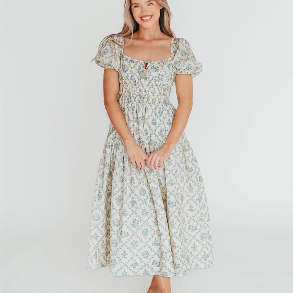 Worth collective Catherine dress size small Smocked Puff Sleeve